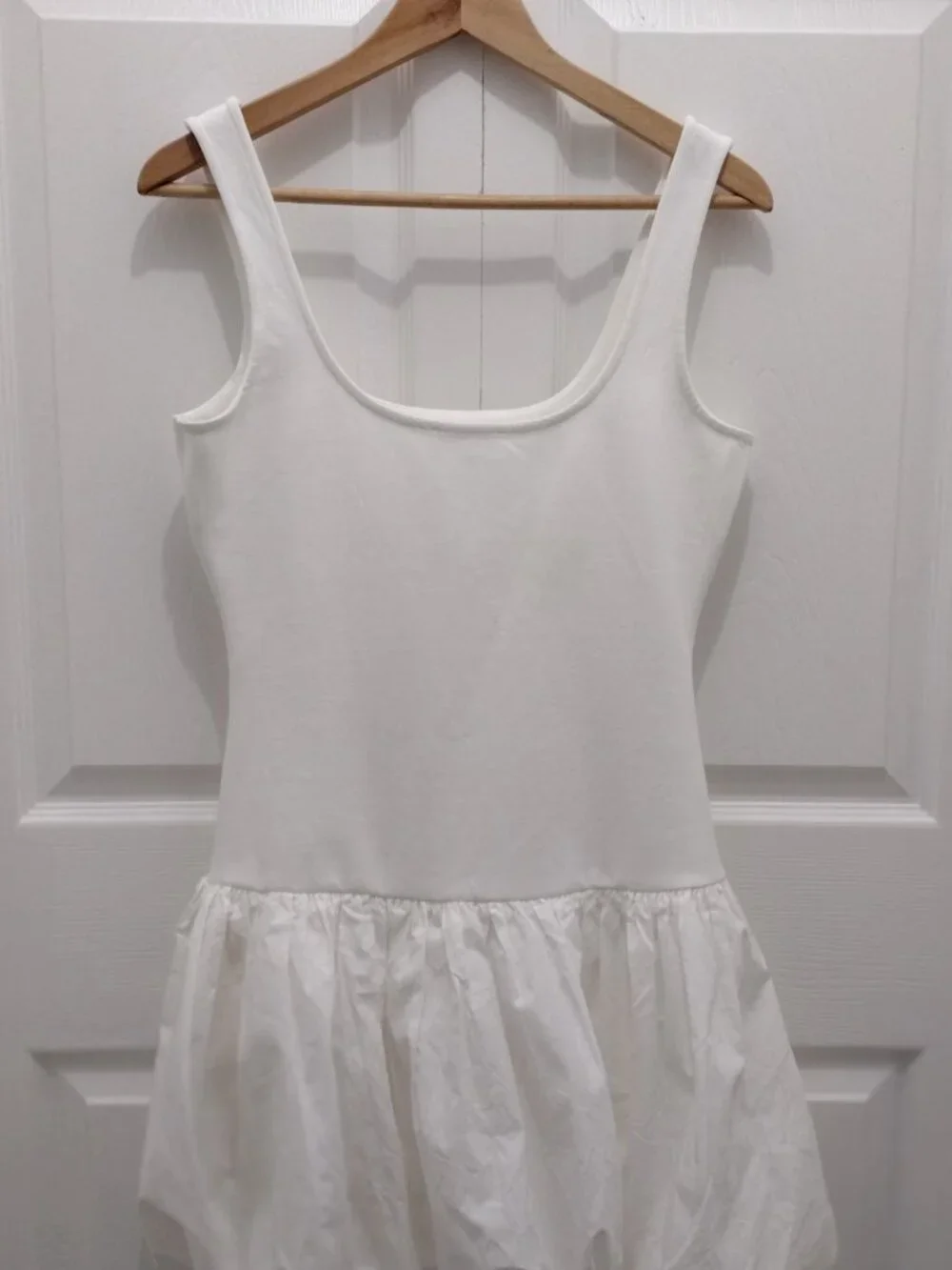 Mable White Bubble Hem Mini Dress Size M Scoop Neck Sleeveless Fit & Flare NWOT - Picture 7 of 7